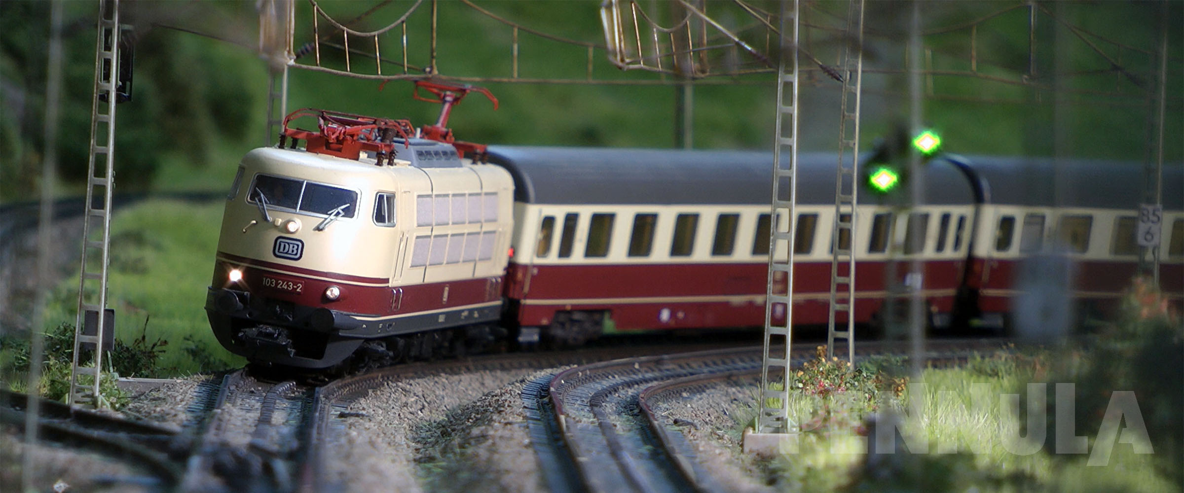 Modellzüge auf der Paradestrecke auf der Märklin Modellbahn Lindental