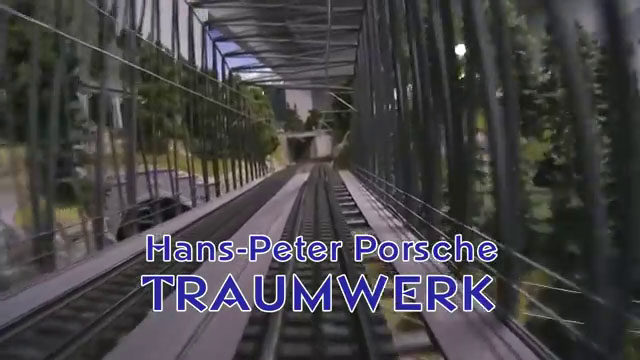 Bahnfahrt zum Bahnhof Freilassing auf der Schauanlage im Traumwerk Porsche