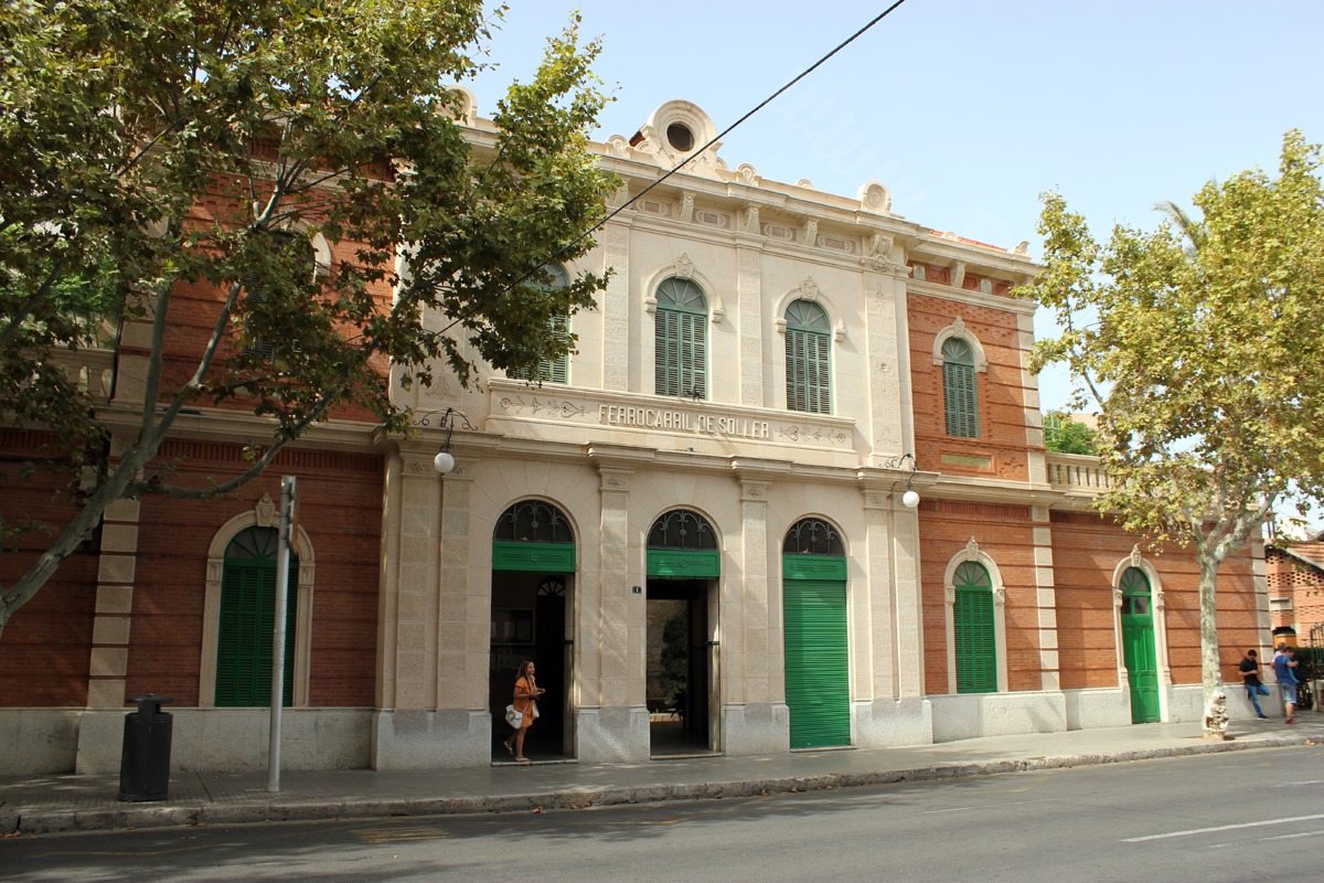 Eisenbahn auf Mallorca - Tren de Sóller - Ferrocarril de Sóller - Roter Blitz