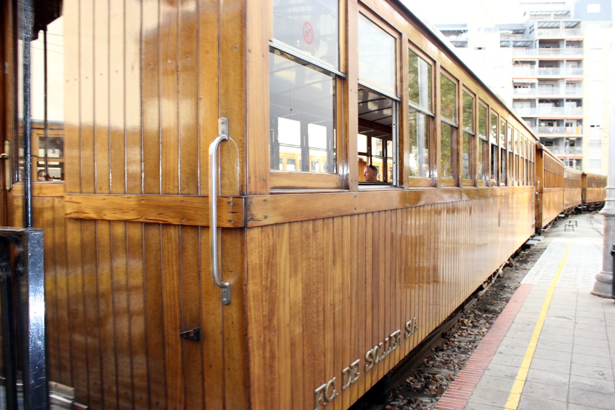 Eisenbahn auf Mallorca - Tren de Sóller - Ferrocarril de Sóller - Roter Blitz