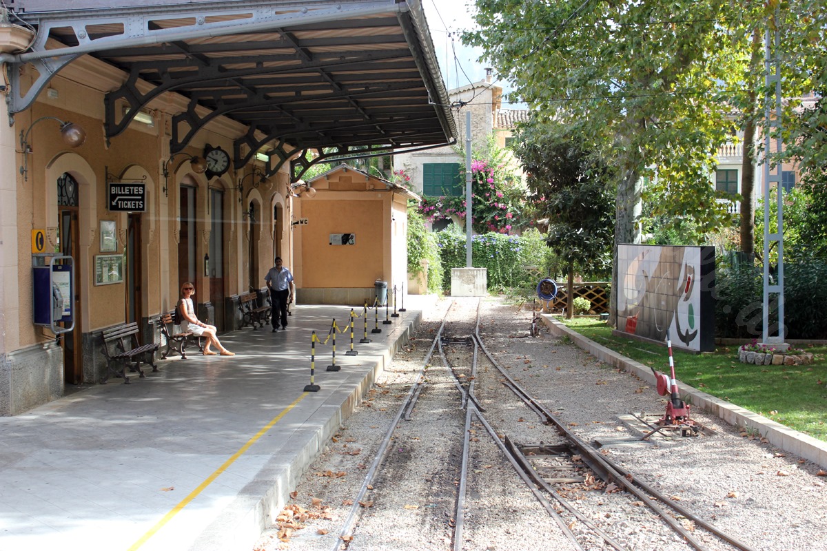 Eisenbahn auf Mallorca - Tren de Sóller - Ferrocarril de Sóller - Roter Blitz