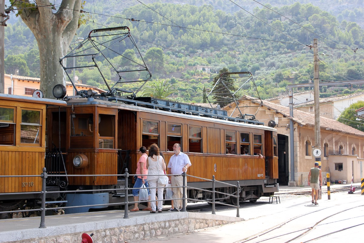 Eisenbahn auf Mallorca - Tren de Sóller - Ferrocarril de Sóller - Roter Blitz