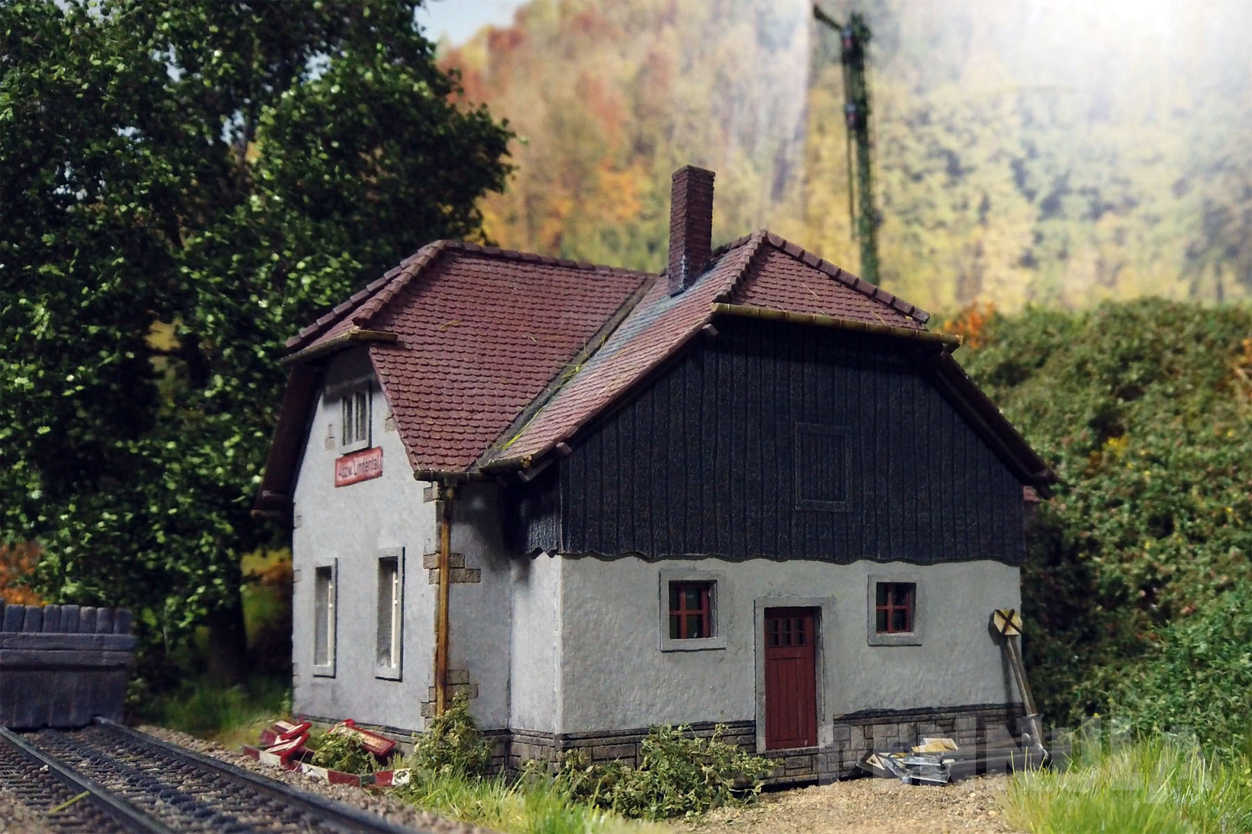 Altes Bahnwärterhaus auf der Modelleisenbahnanlage Lindental