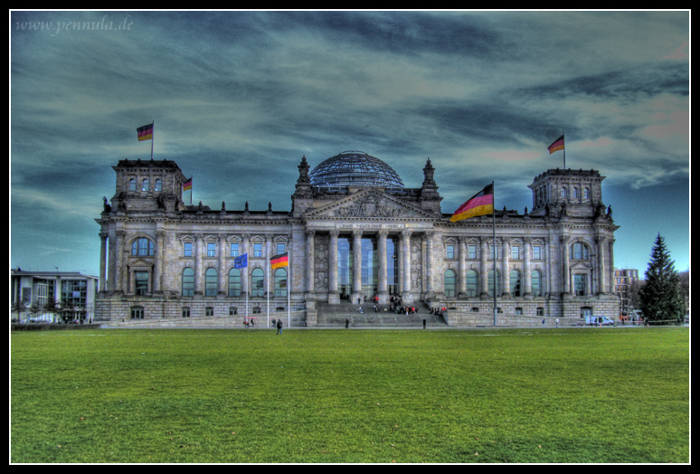 Hochkontrastbild Reichstag in Berlin
