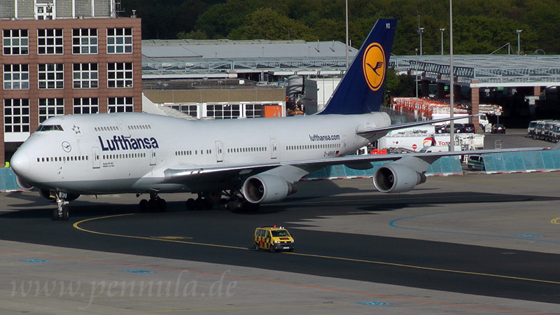 Boeing 747-400 Lufthansa Jumbo Jet