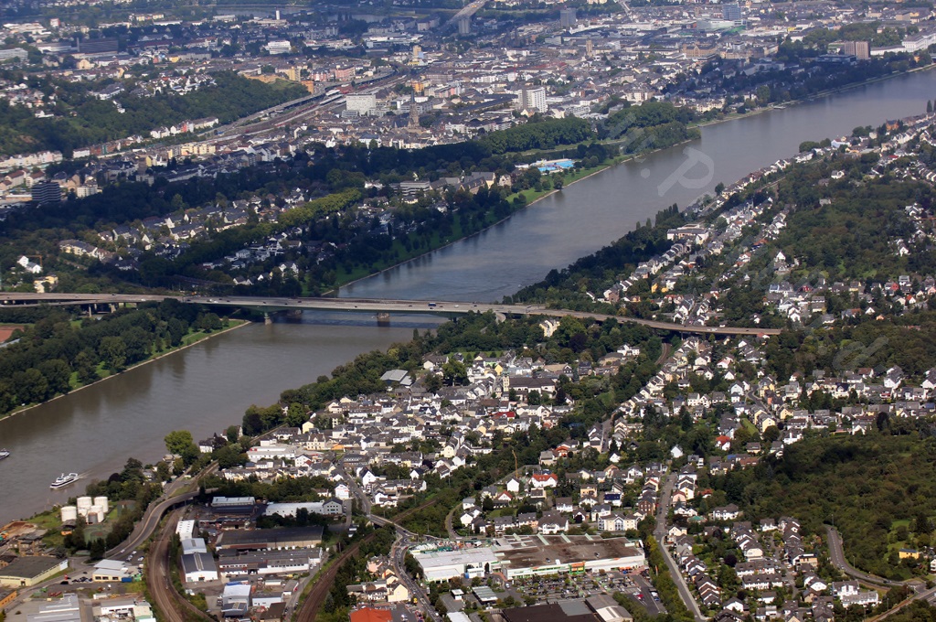 Die Europa-Autobahn-Brücke im Süden von Koblenz
