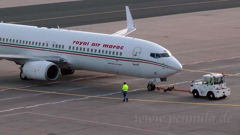 Flugzeug Push Back Royal Air Maroc