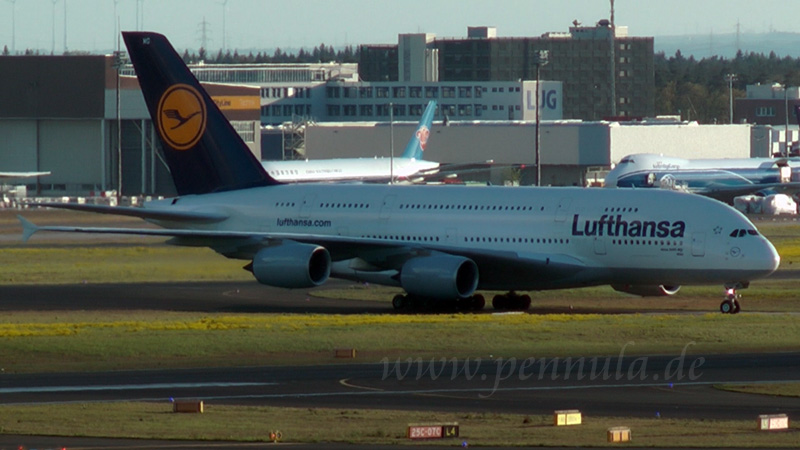 Lufthansa Airbus A380 auf dem Vorfeld