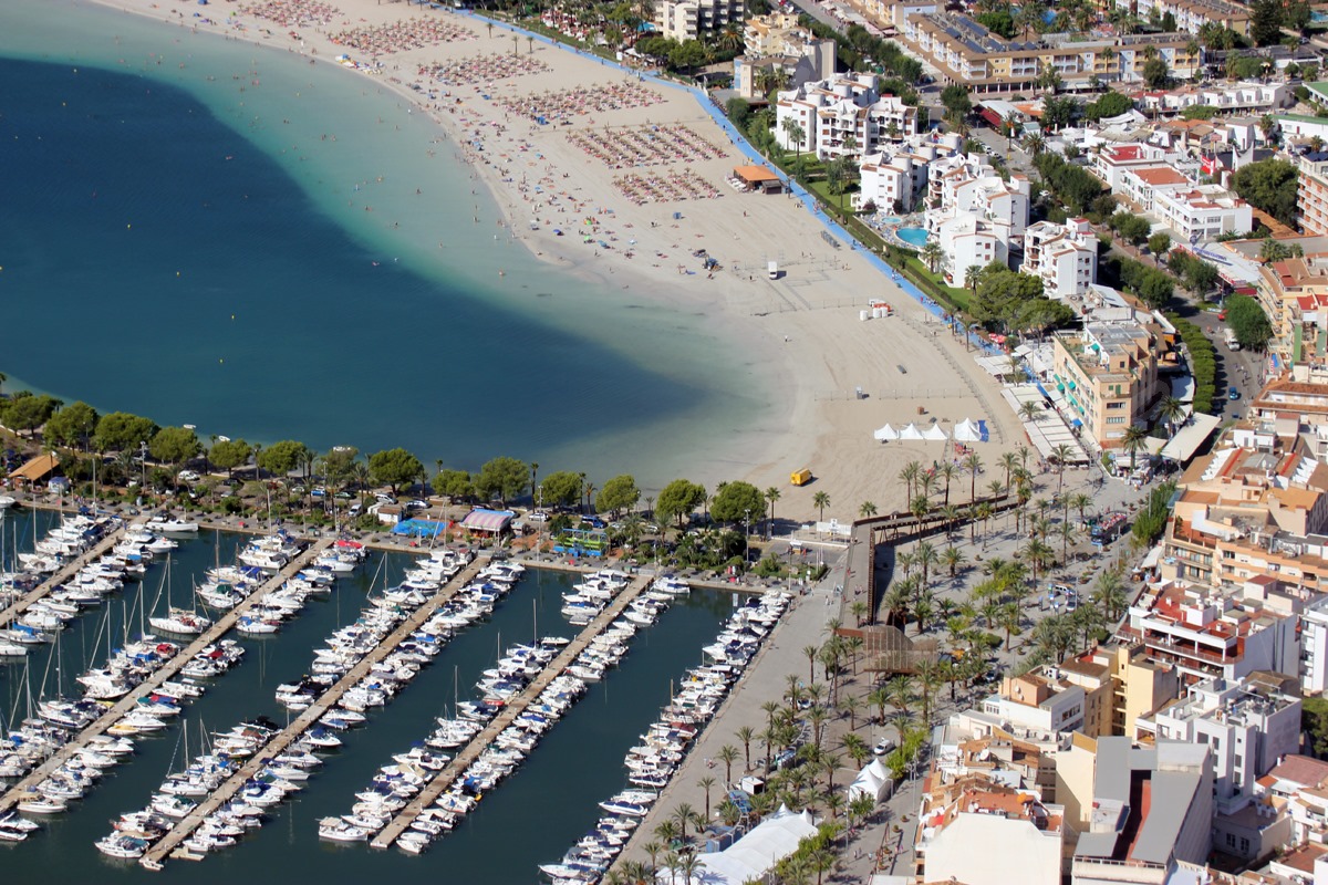 Alcúdia Mallorca Alcudia Strand Urlaub Hotel Hafen Yachthafen Marina Ferienwohnung Last Minute Reise Badeurlaub Ferien