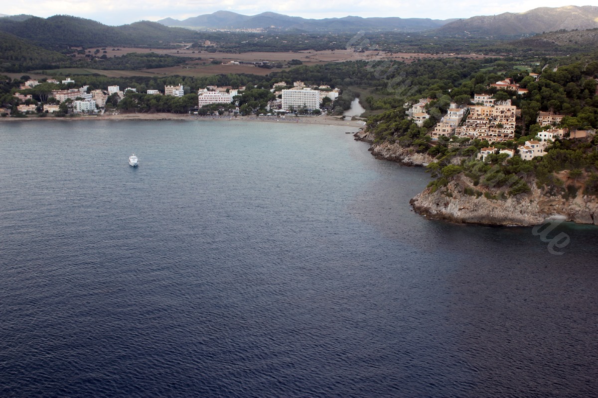 Luftbild Cala Moll sowie Canyamel und Cuevas de Artà an der Ostküste von Mallorca