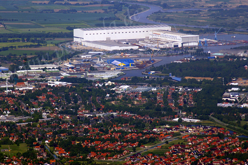Blick auf die Meyer Werft in Papenburg an der Ems