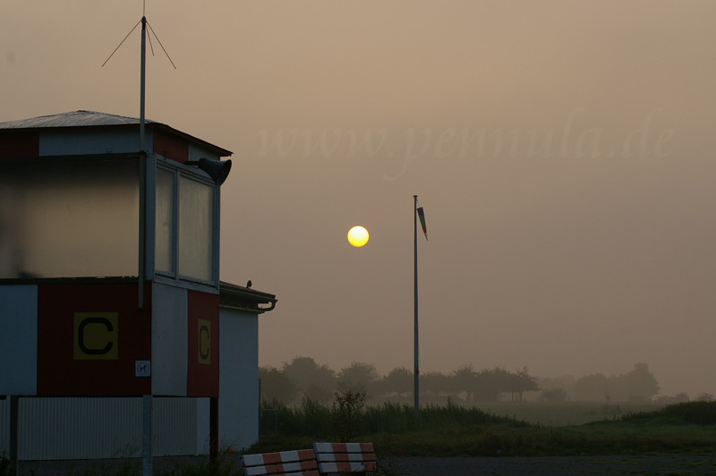 Morgendämmerung am Flugplatz Pohlheim bei Gießen
