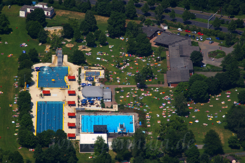 Luftbild vom Schwimmbad bzw. Freibad in Fulda