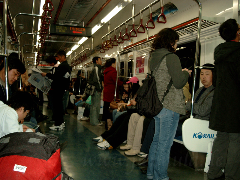 In der U-Bahn in Seoul