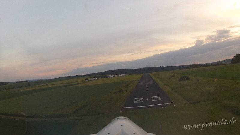 Endanflug und Landung am Flugplatz Gießen Lützellinden