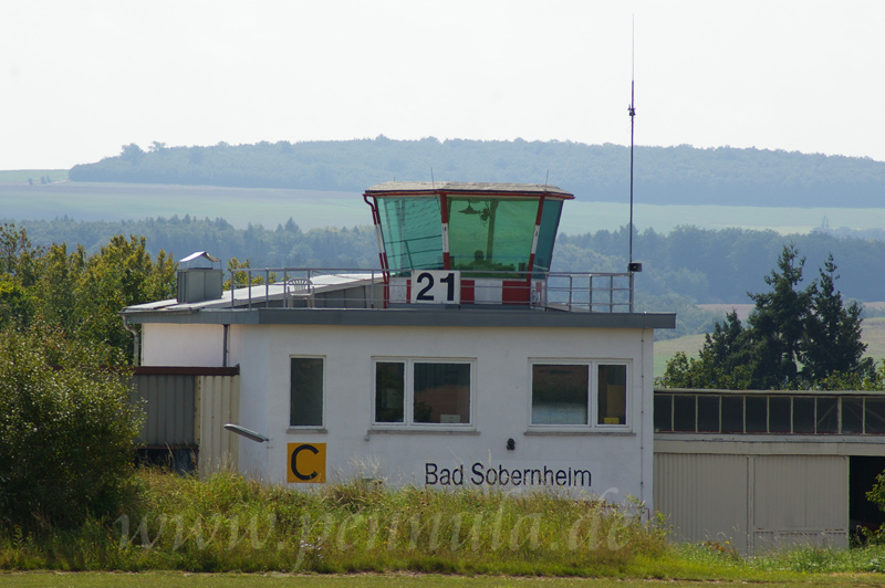 Zwischenlandung bei den Fliegerkameraden am Flugplatz Bad Sobernheim