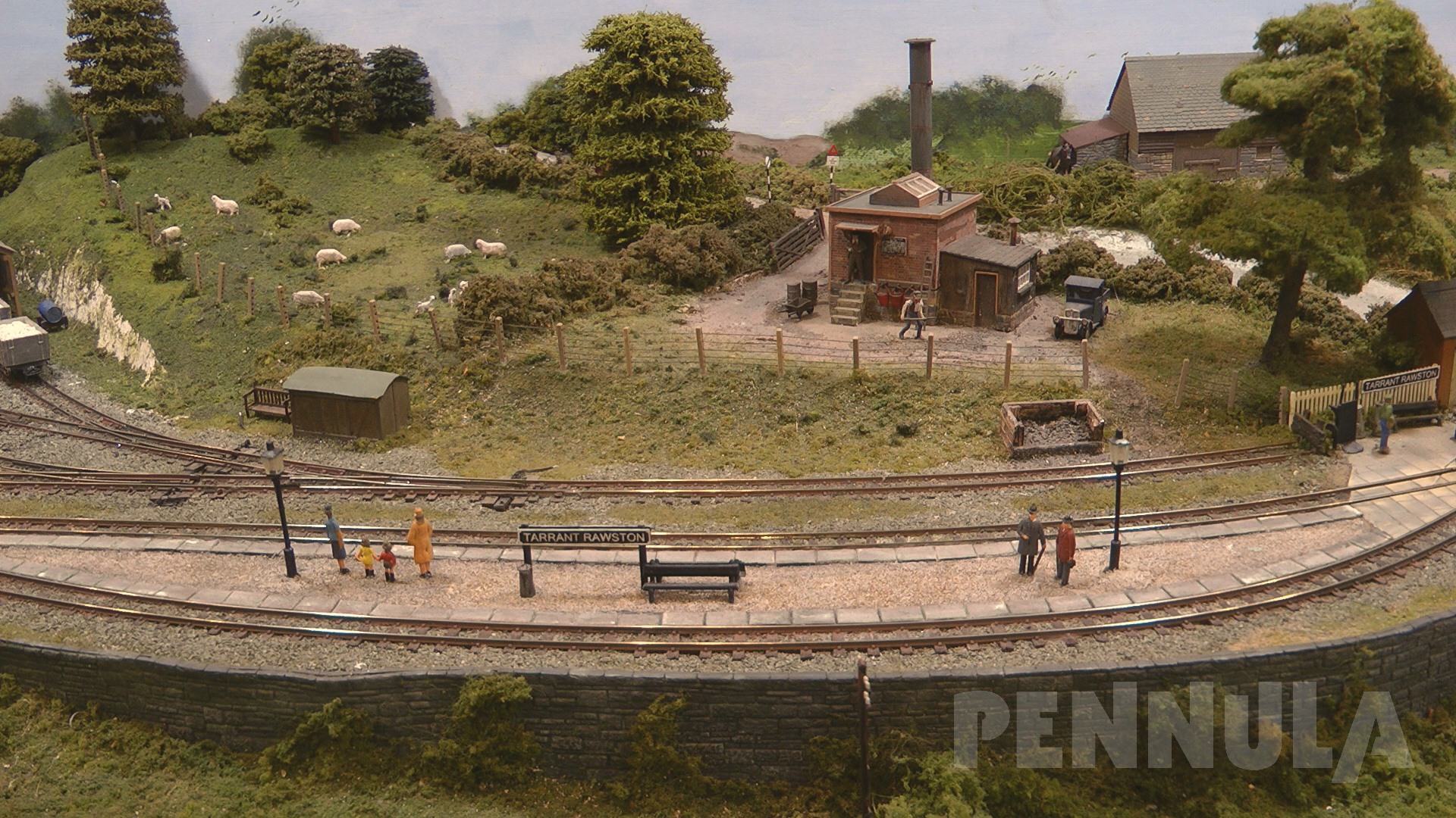 Dampfloks und Dampfzüge: Eine wunderschöne Schmalspur Modellbahn-Anlage aus England