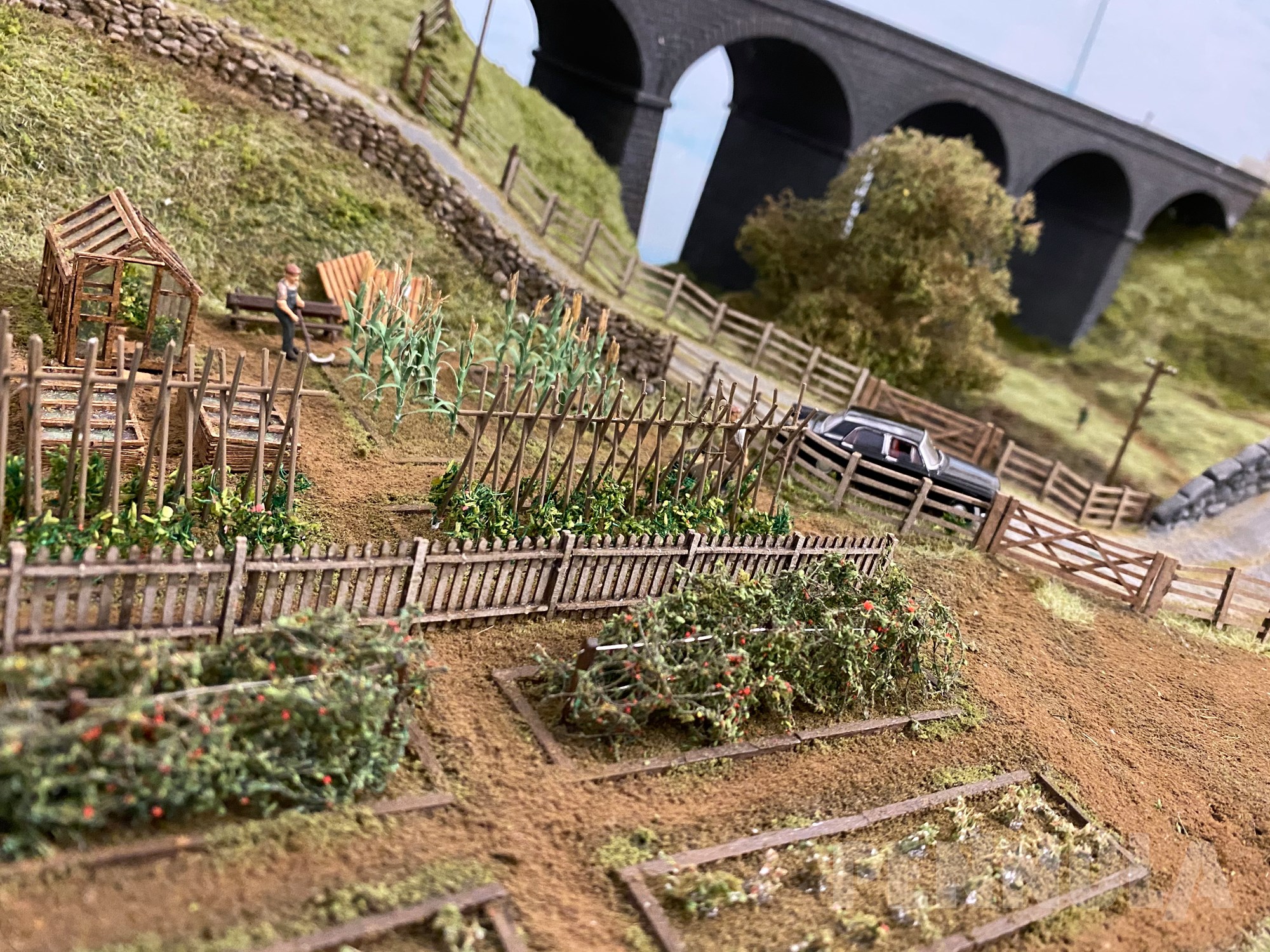 Eine englische Modellbahnanlage mit vorbildlicher Landschaftsgestaltung - Sehenswert!