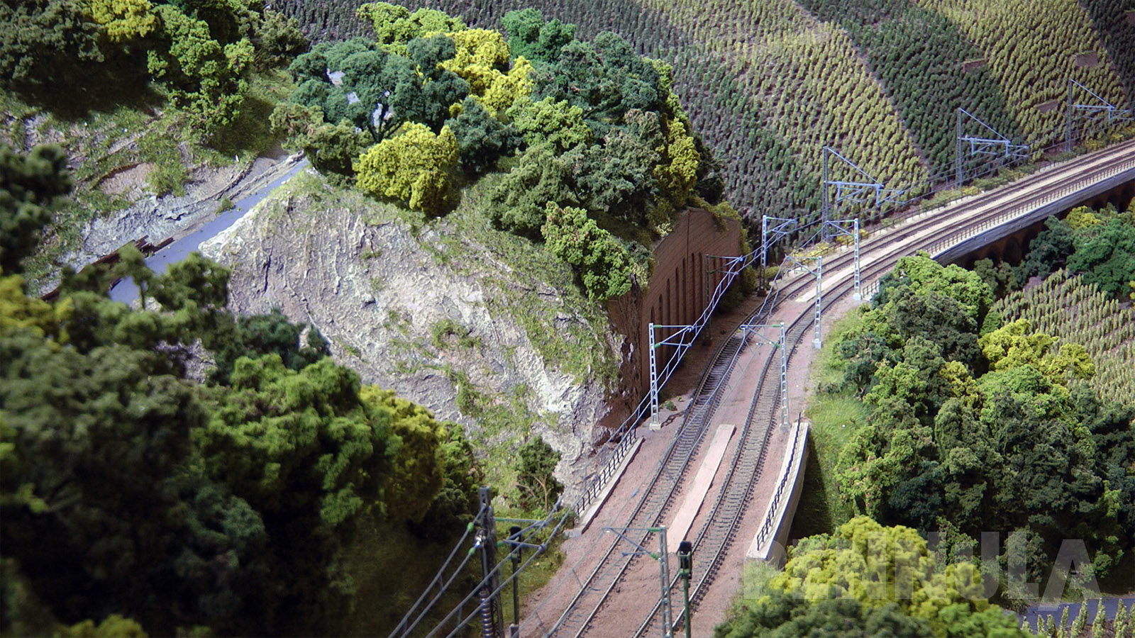 Fleischmann Spur N Modelleisenbahn Moseltalbahn - Schauanlage auf der Messe On Traxs 2022