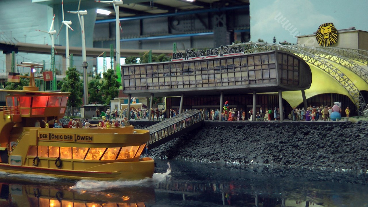 Hamburger Modellbahn im Miniatur Wunderland mit Bahnhof Dammtor und Hauptbahnhof