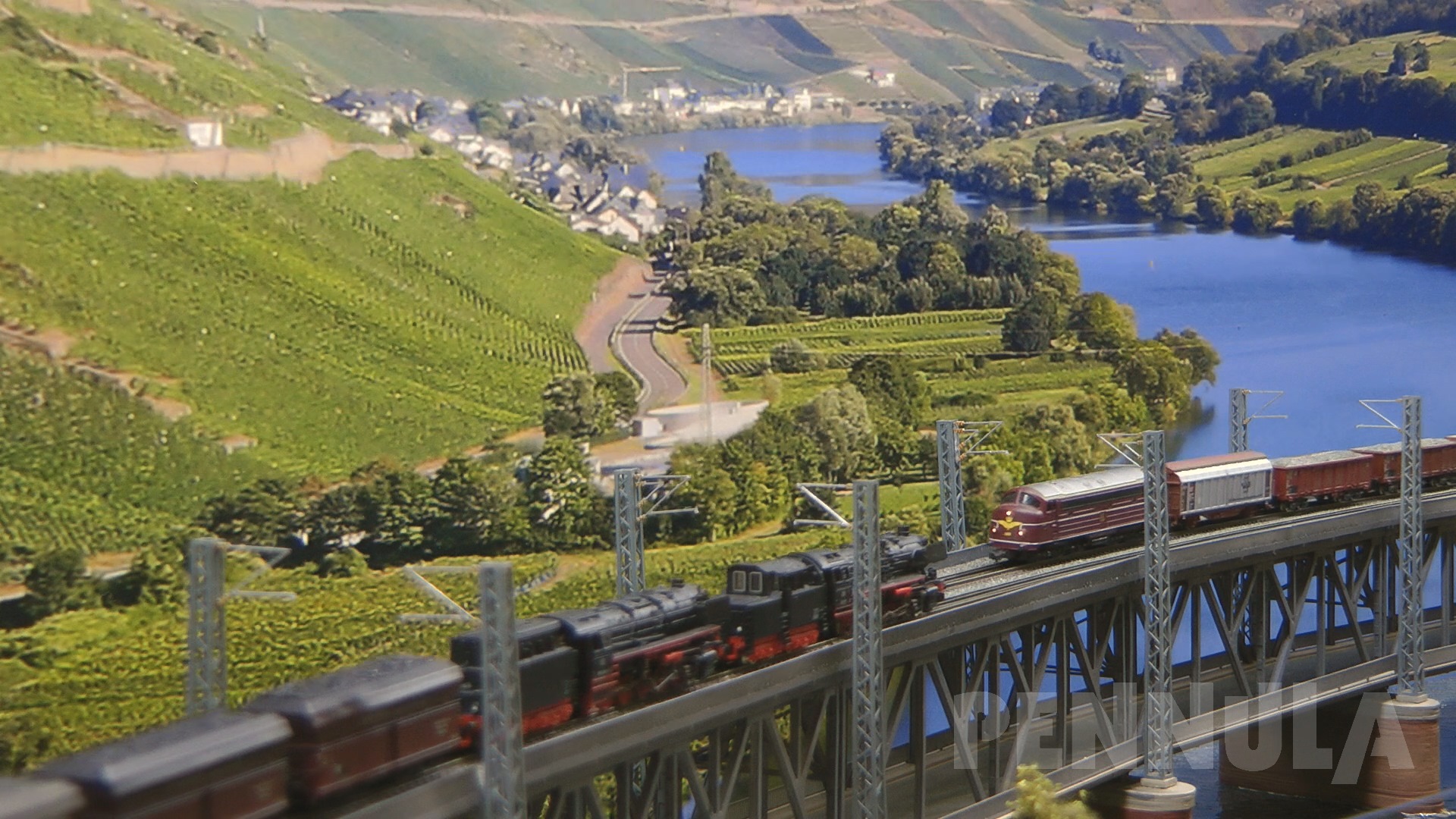 Intermodellbau 2019 - Spur Z Modelleisenbahn Diorama der Moselbrücke Bullay von Rainer Tielke