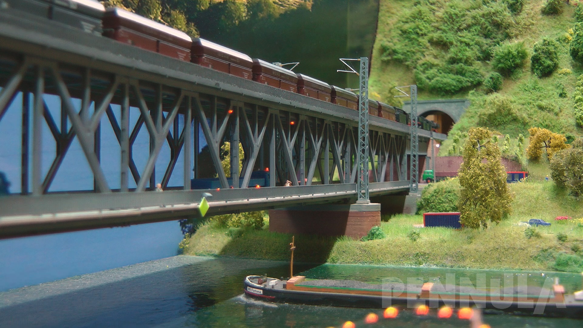 Intermodellbau 2019 - Spur Z Modelleisenbahn Diorama der Moselbrücke Bullay von Rainer Tielke