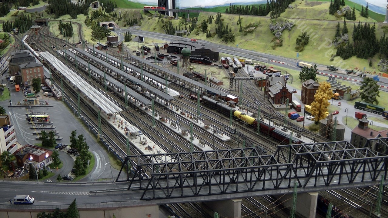 Modellbahn Knuffingen - Die Stadt der Automobile bzw. DC Car und Mini Cars im Miniatur Wunderland