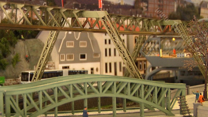 Das beste Modell der Wuppertaler Schwebebahn im Maßstab Spur H0