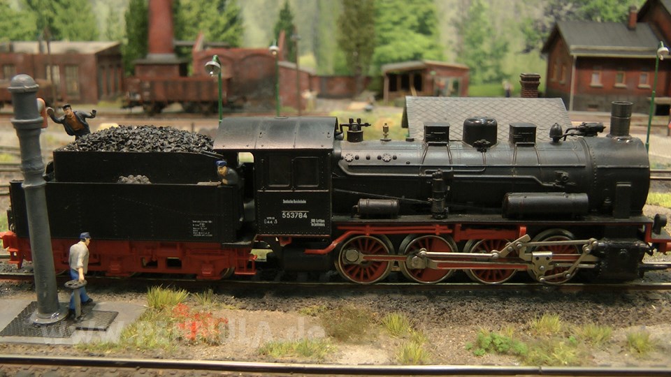 Modelleisenbahn Deutsche Reichsbahn mit Bahnbetriebswerk Belgard im Weltkrieg