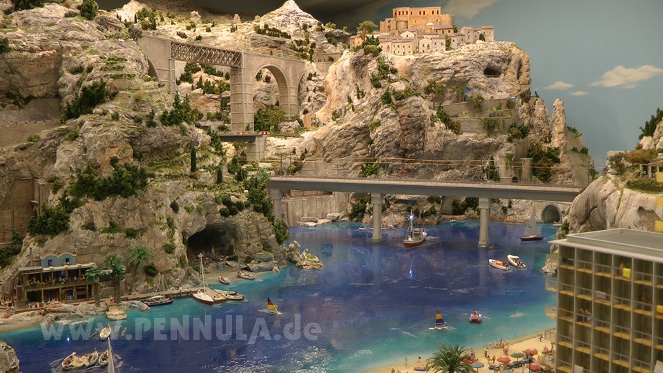 Modelleisenbahn Bella Italia im Miniatur Wunderland Ultra Wide Screen Video