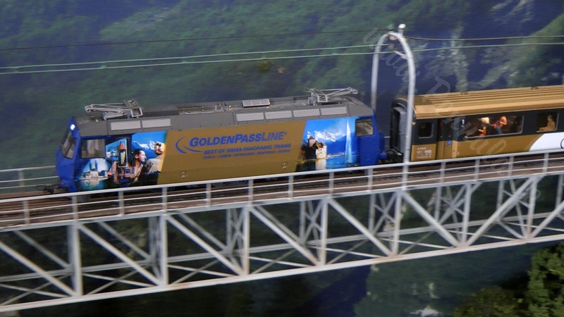 Modelleisenbahn GoldenPass Panoramic in Spur H0e